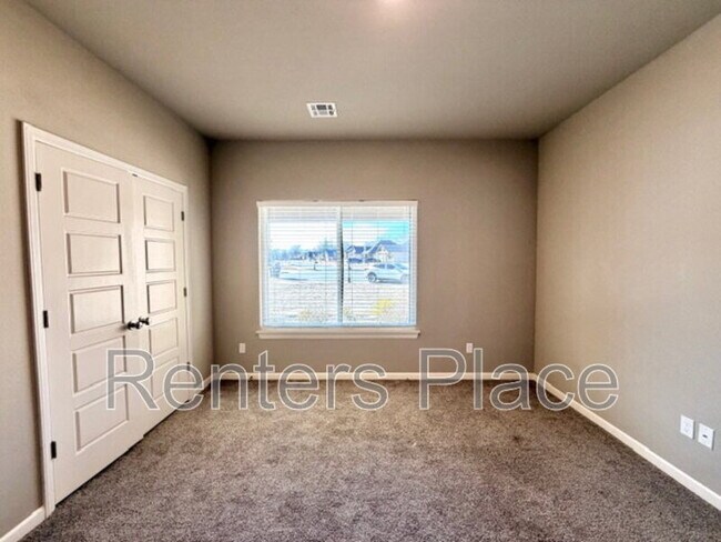 Building Photo - 780 E 139th Pl N