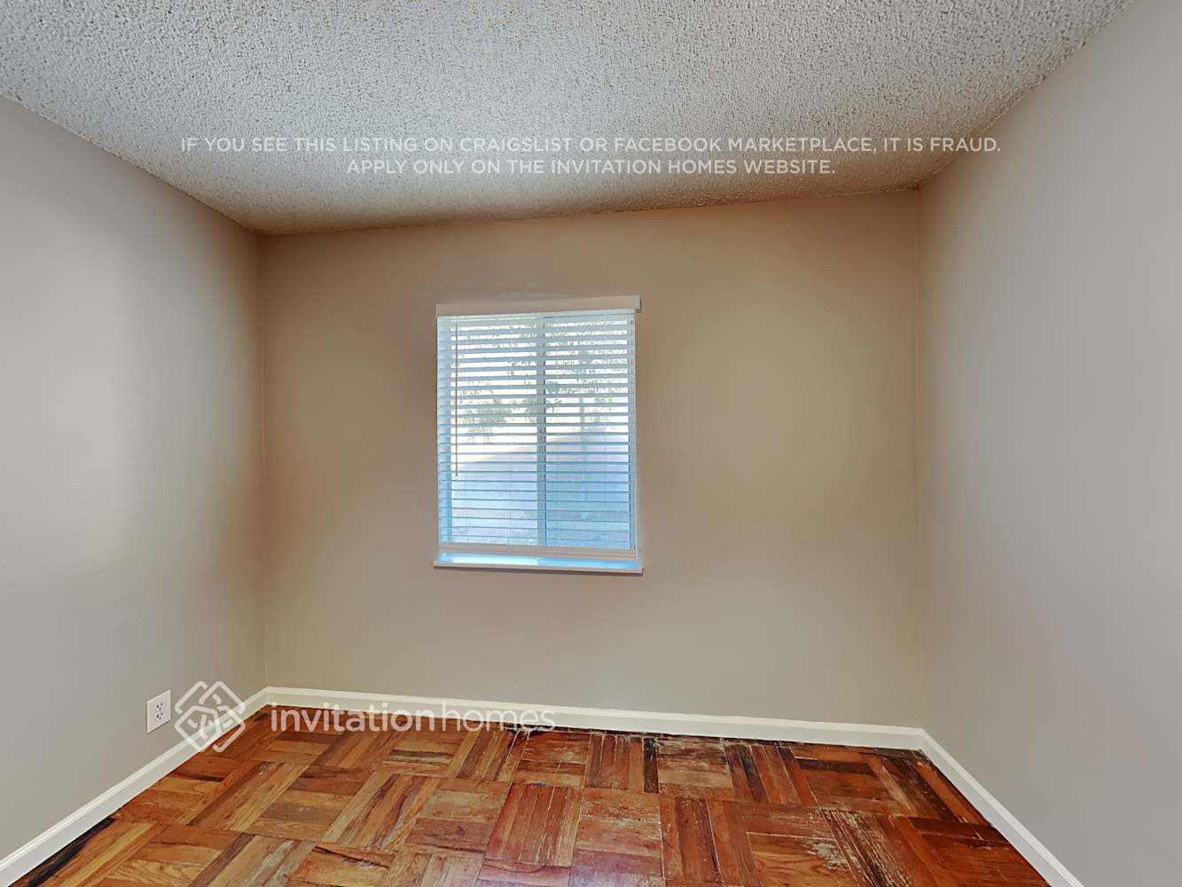 Building Photo - 852 N Parkside Dr