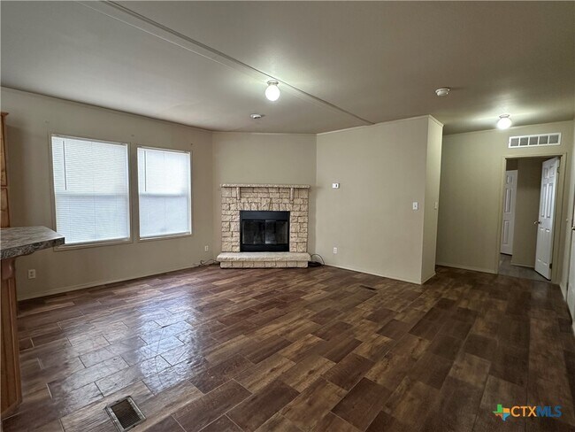 Building Photo - 532 Post Office St