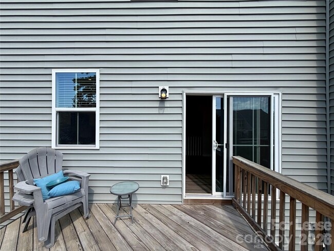 Building Photo - 2662 Grantham Place Dr