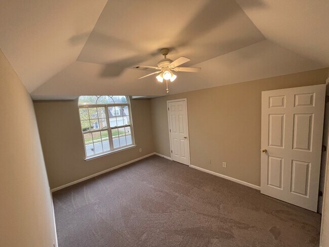 Building Photo - 3635 Pauline Ln