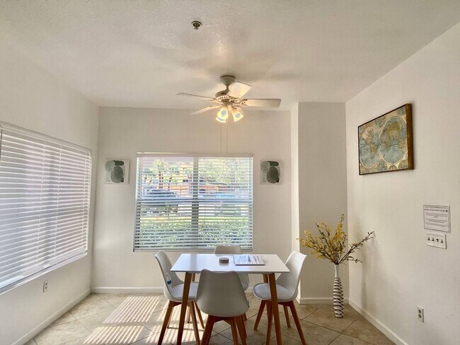 Building Photo - Amazing Furnished or Unfurnished 2-Bedroom Condo in Seminole – Steps from the Beach!