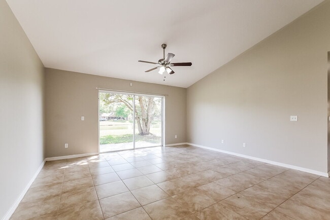 Building Photo - 2736 Eagle Canyon Dr S