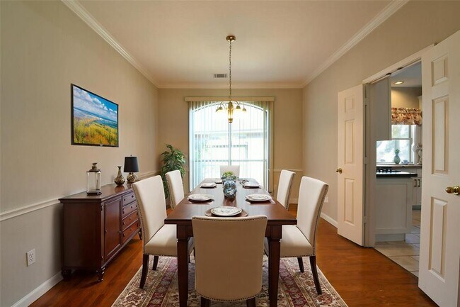 Building Photo - 18035 Somerset Knolls Ct