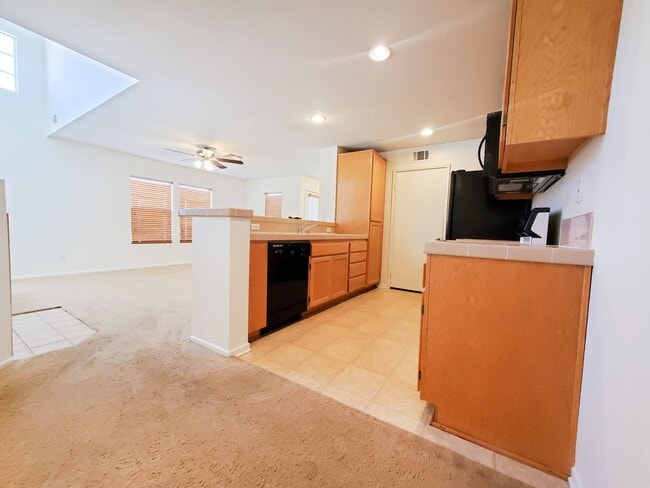 Building Photo - Oceanside Rental Light + Bright 2-Story Oceanside Condo!