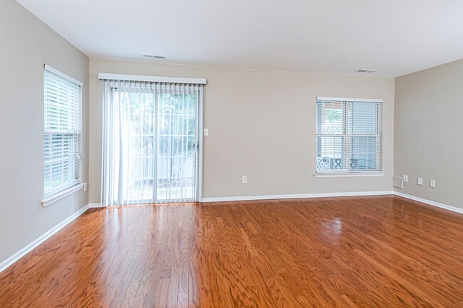 Building Photo - 212 William Livingston Ct