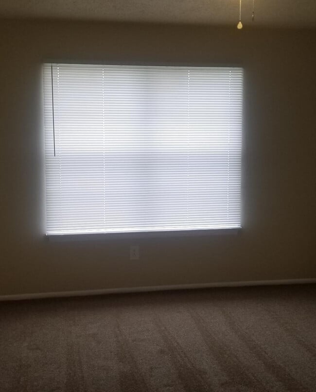 Building Photo - 622 spirit court