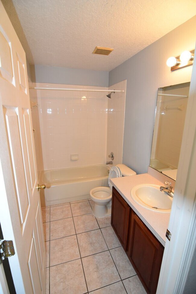 Building Photo - 233 Purslane Pass