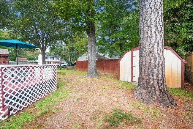 Building Photo - 3252 Club House Rd