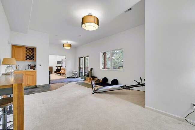 Building Photo - 28384 Kinnikinick Rd