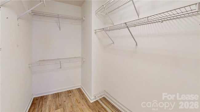 Building Photo - 718 W Trade St