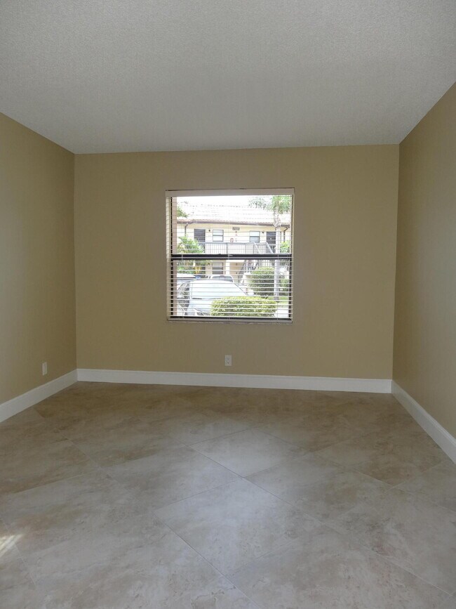 Building Photo - 7091 Golf Colony Ct