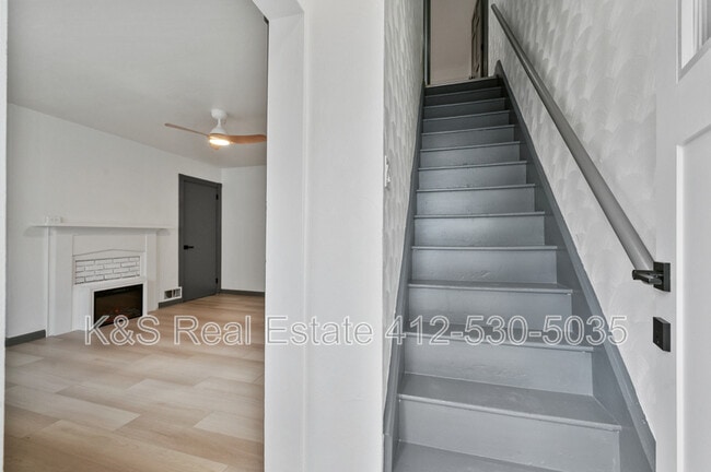 Building Photo - 2104 Straubs Ln