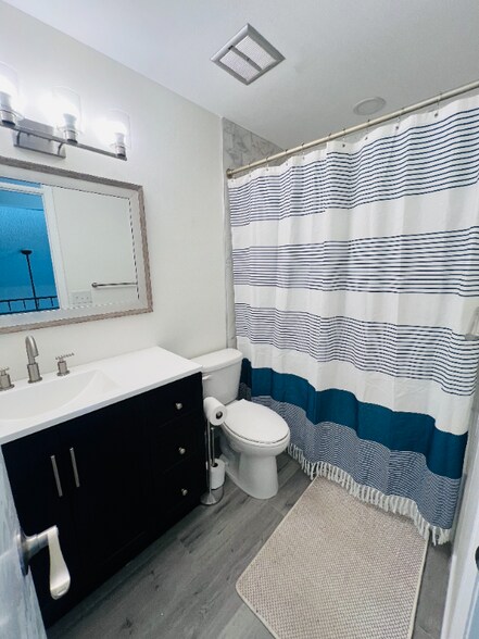 Building Photo - 9212 W Arbor Ave