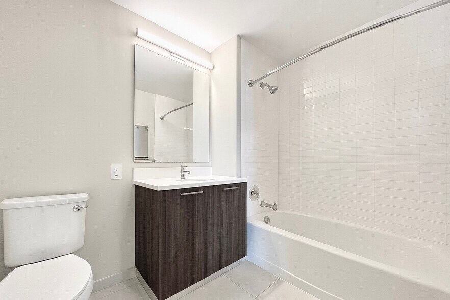 Building Photo - 1524 Sheepshead Bay Rd