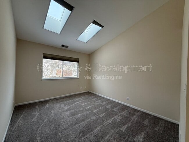 Building Photo - 1072 Ripple Ridge