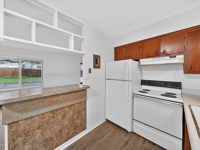 Building Photo - 151 E McHattie St