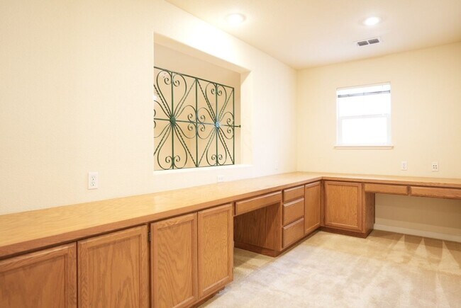 Building Photo - Charming Three Bedroom Napa Home Close to Queen of the Valley Medical Center