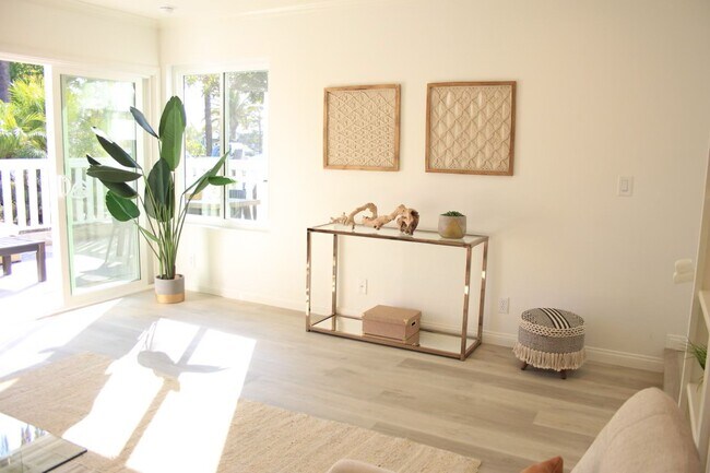 Building Photo - 26753 Avenida Las Palmas