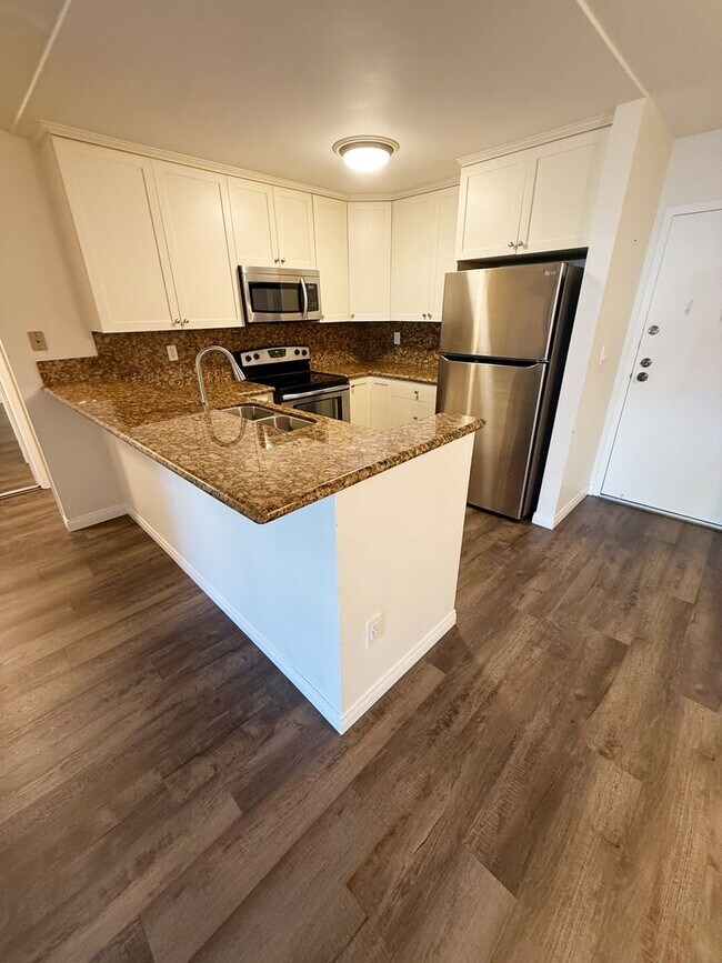 Building Photo - Charming Upgraded 1 Bed/1 Bath Condo at Mission Verde!