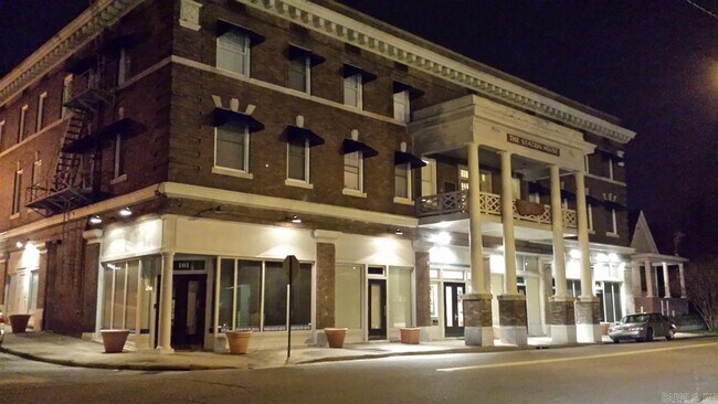 Primary Photo - 101 S Victory St
