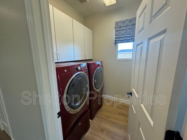 Building Photo - 20900 W Hamilton St