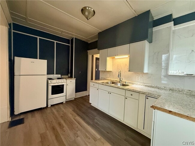 Building Photo - 78 Chedell Pl