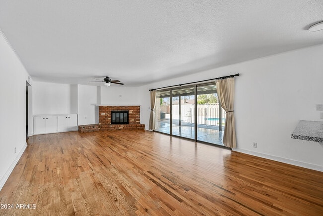 Building Photo - 530 E Fairmont Dr