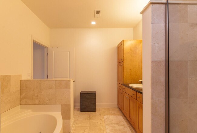 Building Photo - 20 Ave at Port Imperial