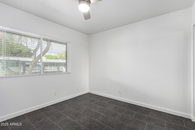 Building Photo - 749 E Montebello Ave