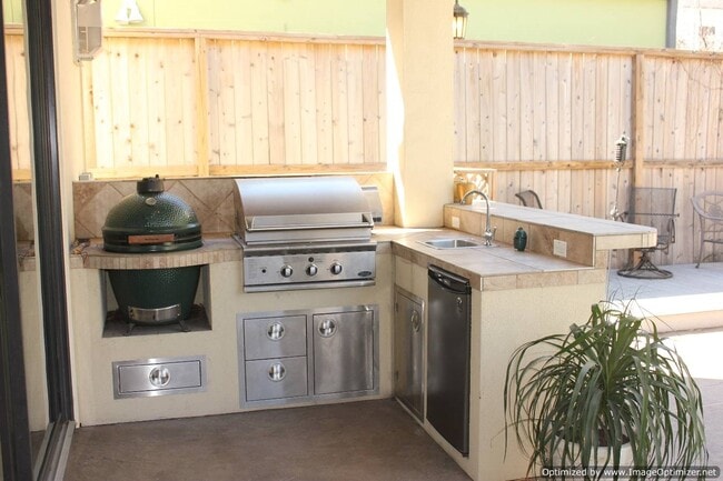 Building Photo - 4112 Blossom St