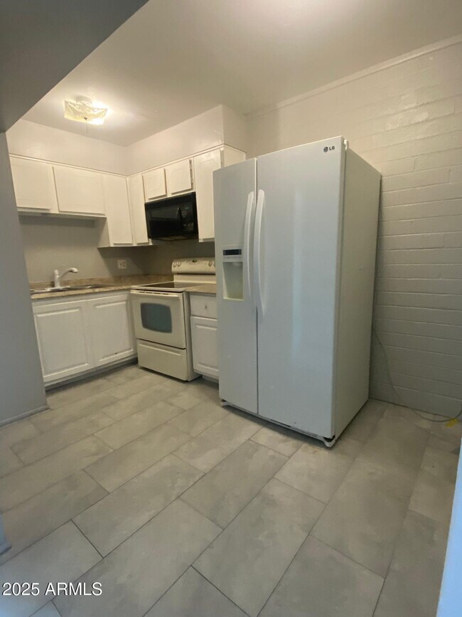 Building Photo - 2235 N 28th St