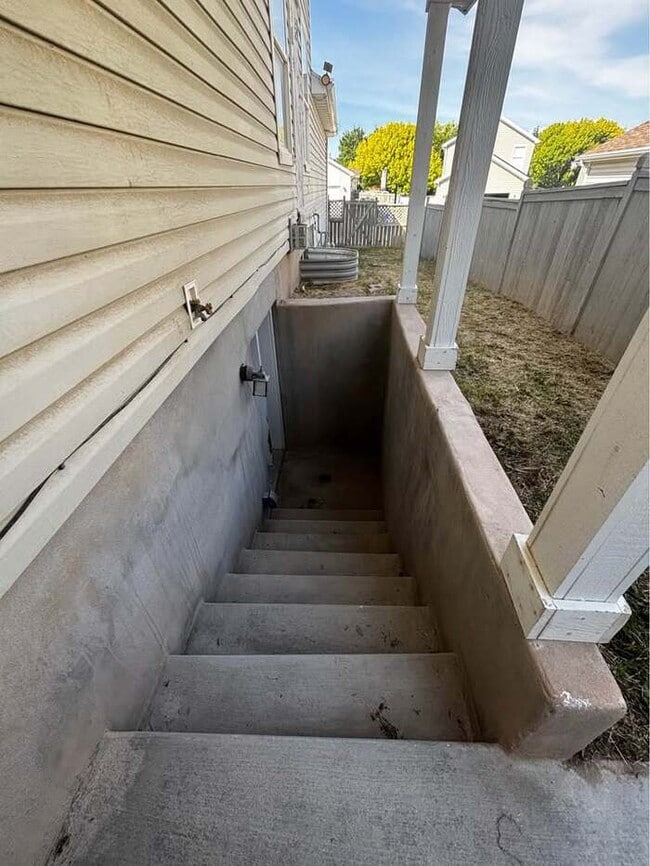 Building Photo - Great basement rental in Eagle Mountain