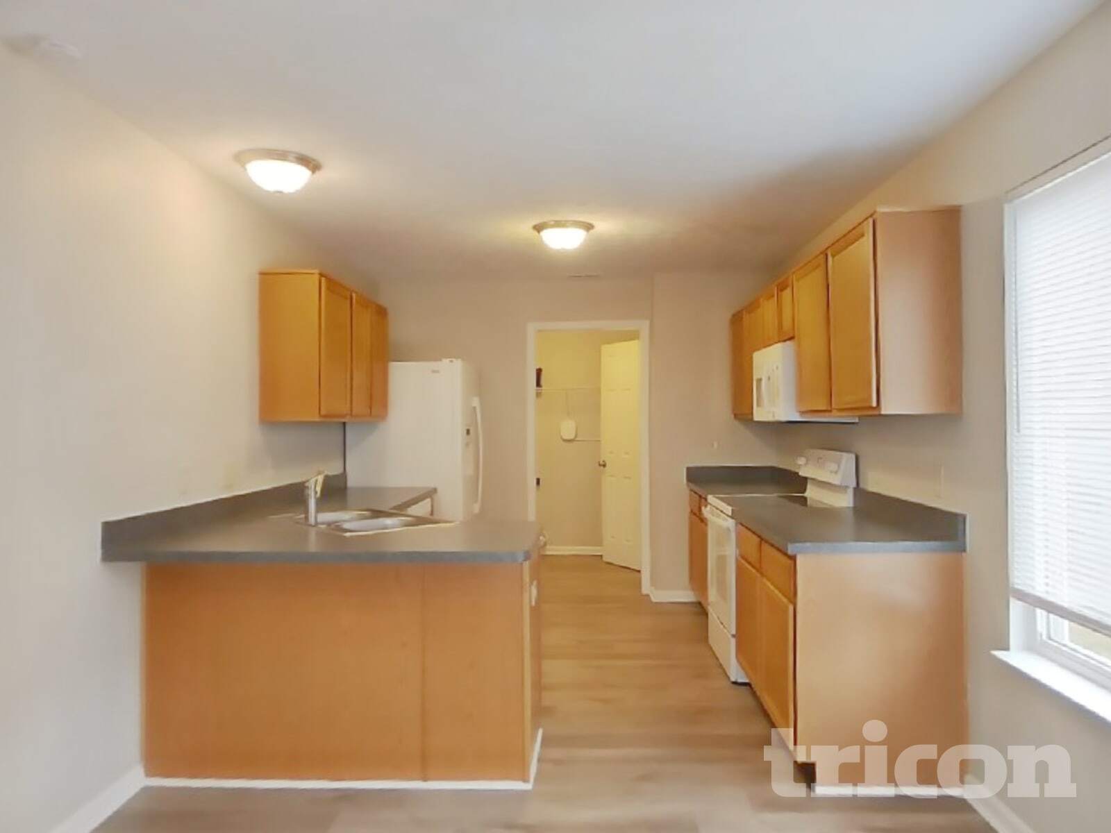 Building Photo - 2621 Grand Fir Dr