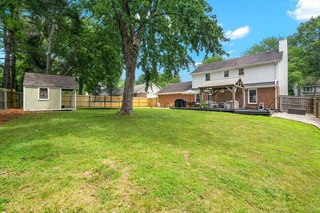 Building Photo - 612 Shadycrest Ln