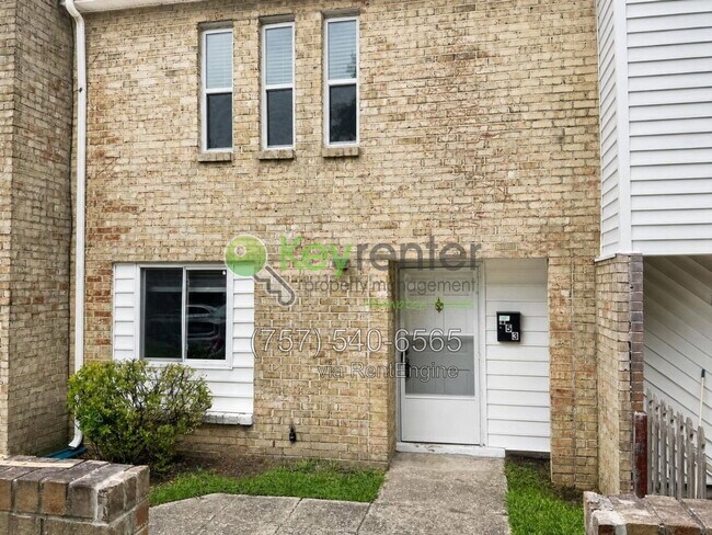 Building Photo - 153 S Comanche Cluster
