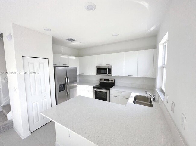 Building Photo - 12322 NW 23rd Ct