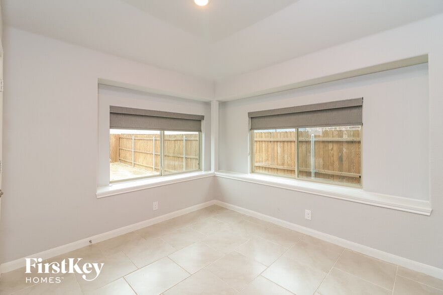 Building Photo - 1089 Nighthawk Trl