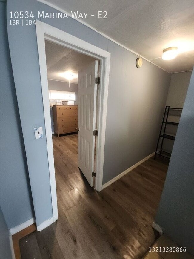 Building Photo - 10534 Marina Way