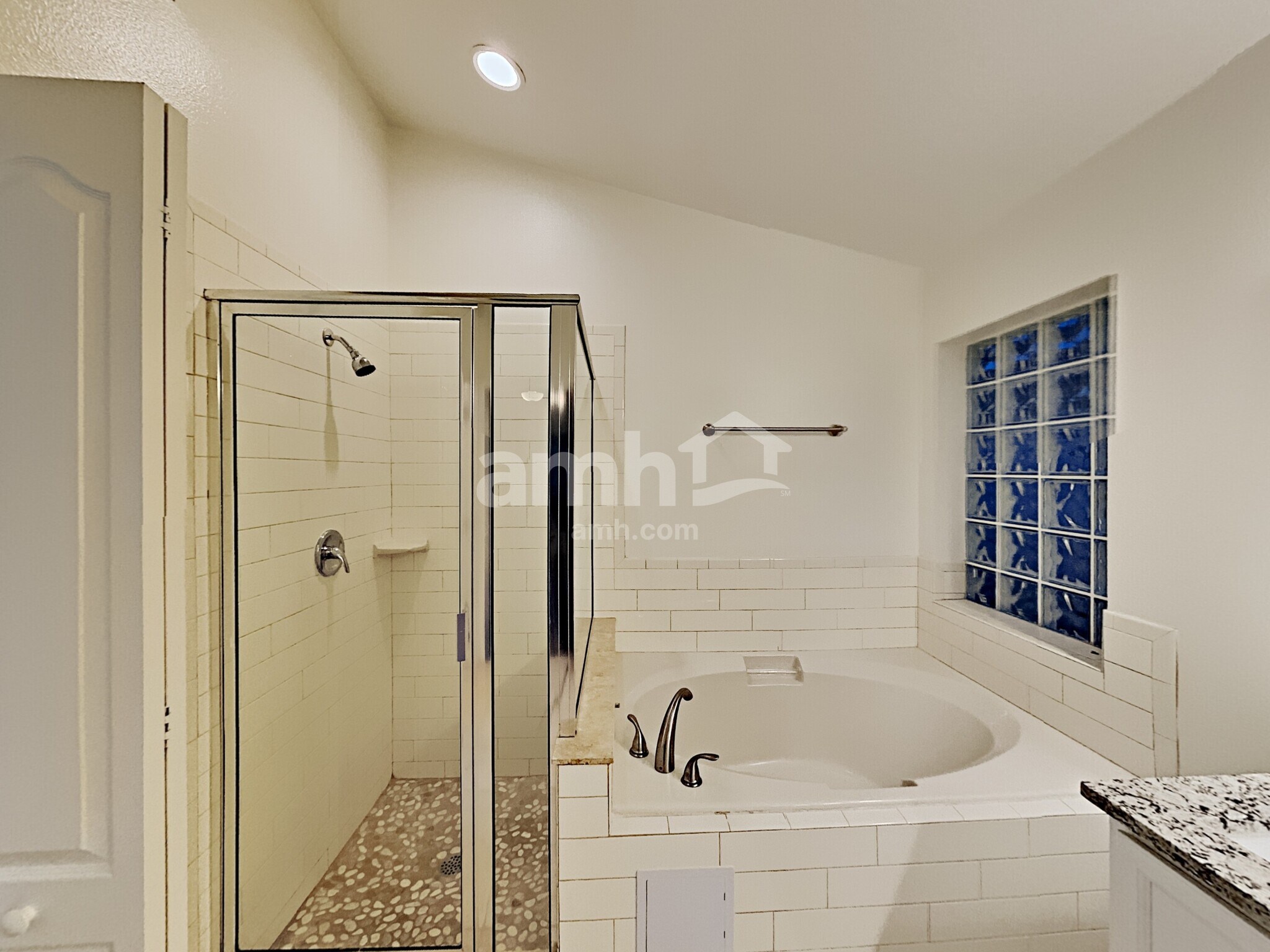 Building Photo - 15854 Bay Vista Dr