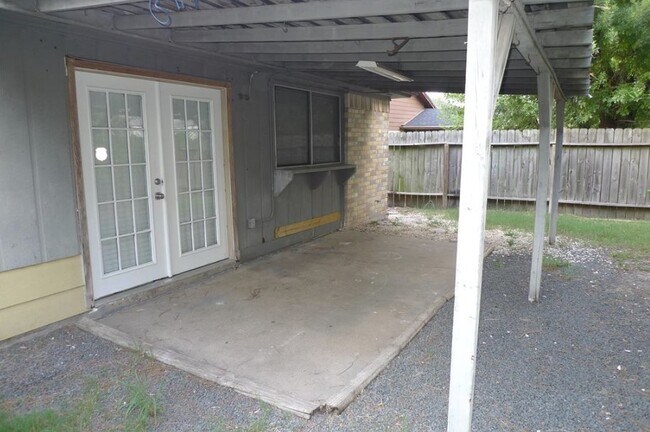 Building Photo - 7015 Caladero Dr