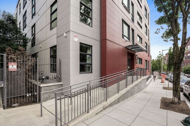 Building Photo - Professionally Managed // 2 bedroom 2 bathroom Modern Condo//  Adams Morgan// Parking Included!