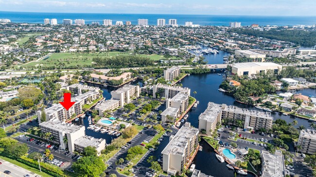 Building Photo - 3 Royal Palm Way