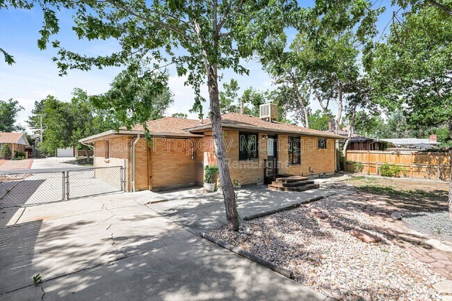 Building Photo - 270 Beryl Way