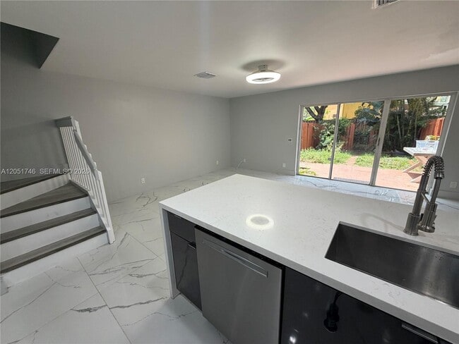 Building Photo - 774 NW 42nd Pl