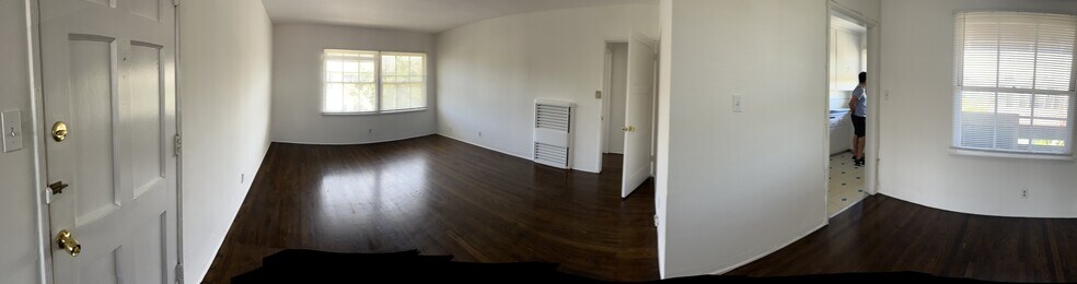 Building Photo - 2032 Delaware Ave