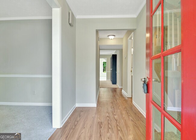 Building Photo - 303 Calgary Dr