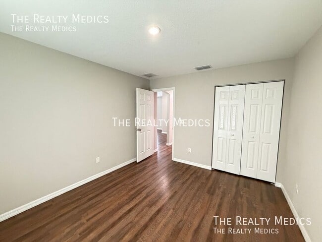Building Photo - 4781 SW 166th Ln