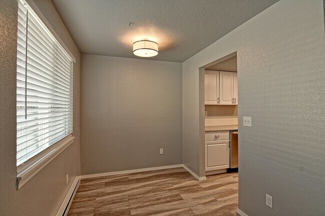 Building Photo - 15115 40th Ave W