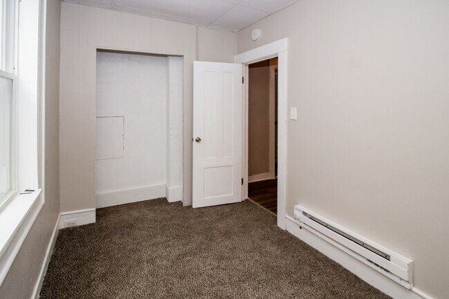 Building Photo - 2947 E 57th St